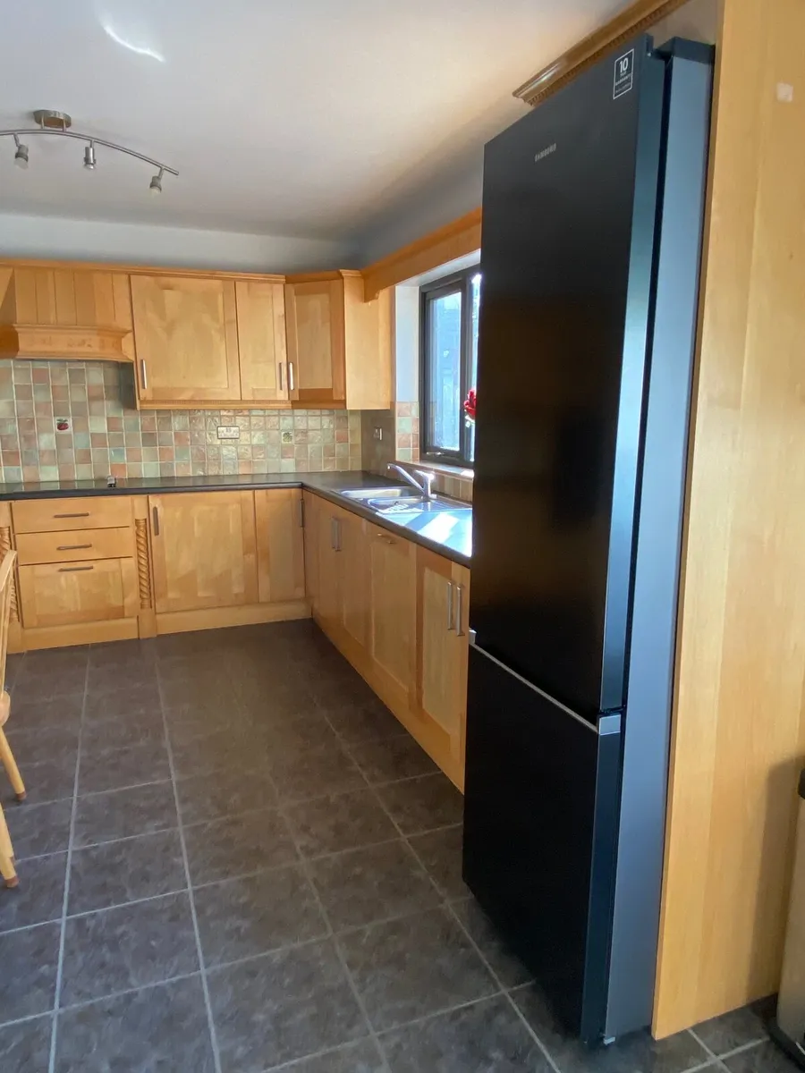 Fitted Shaker Kitchen with or without appliances - Image 3
