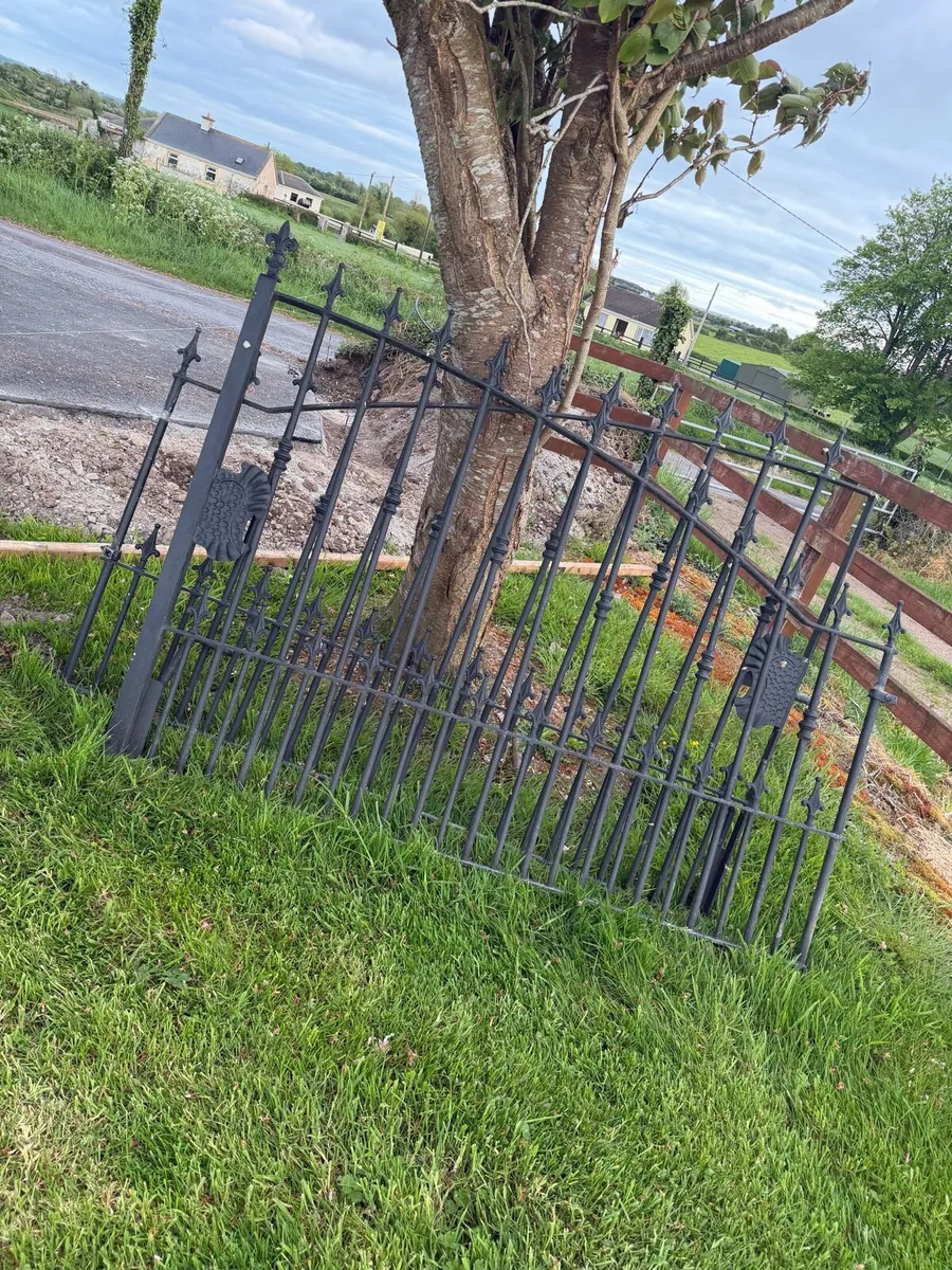 Gates - Image 1