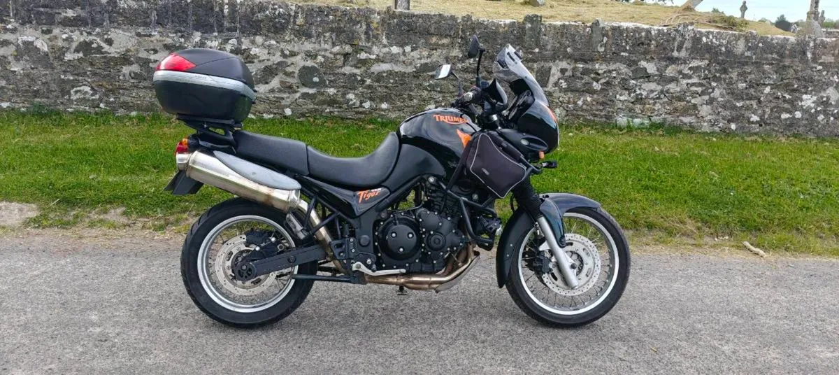 Triumph tiger 955i - Image 1