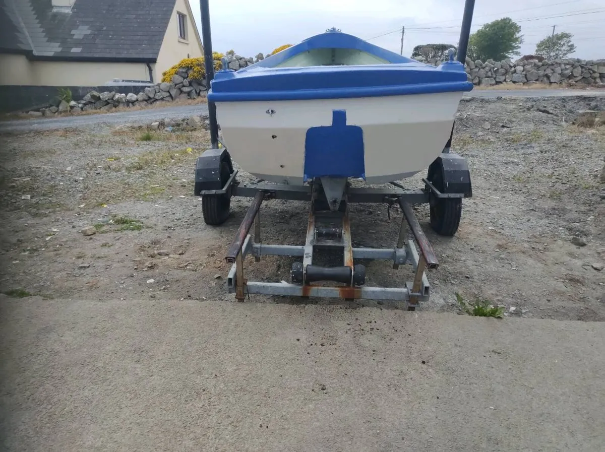 17 Ft Fiberglass double hull - Image 4