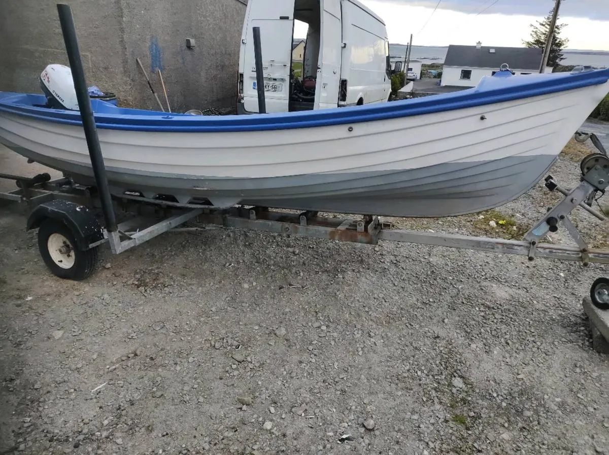 17 Ft Fiberglass double hull - Image 2