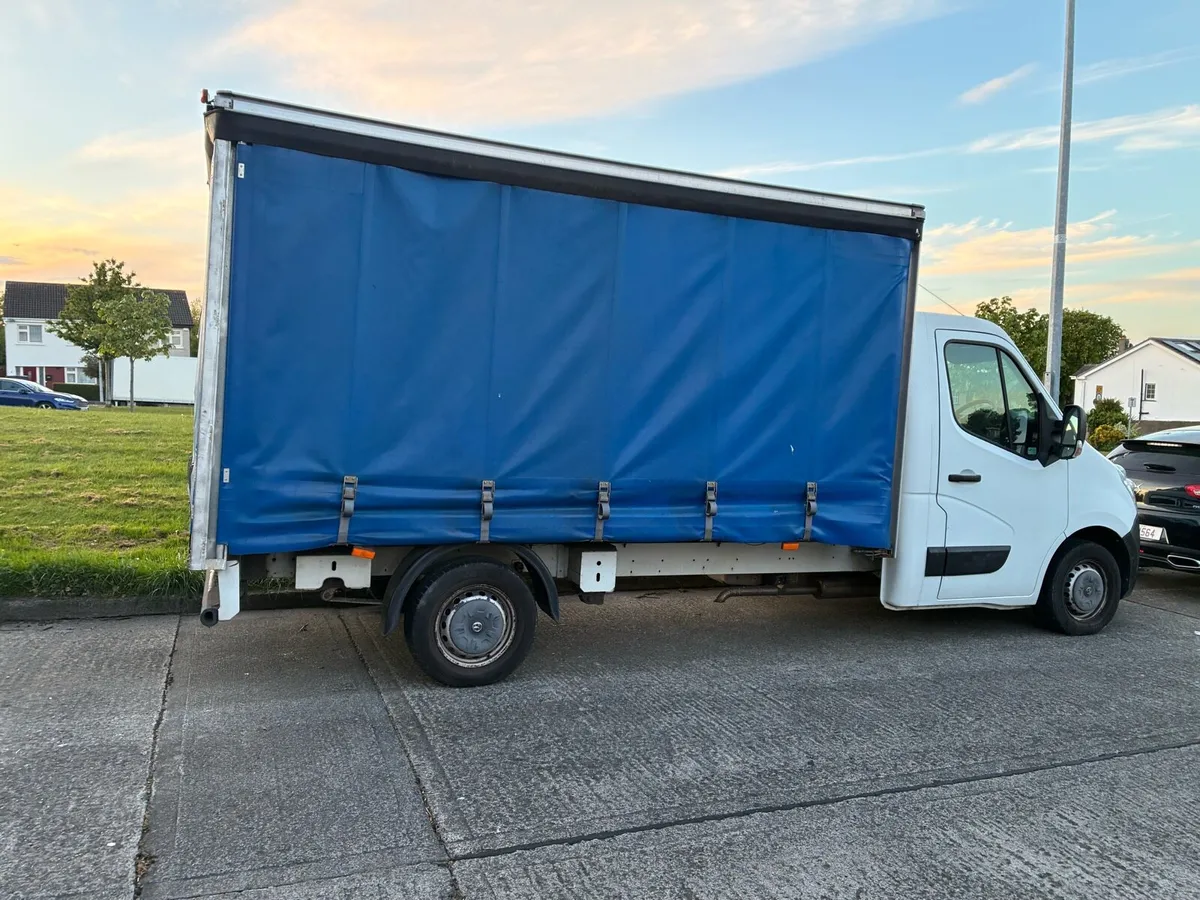 2012 Renault Master Curtainsider - Image 2