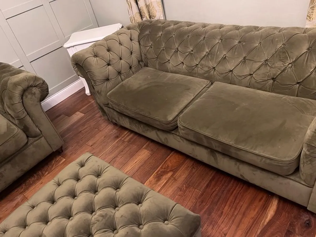 3 seater + 2 seater & ottoman green velvet - Image 3