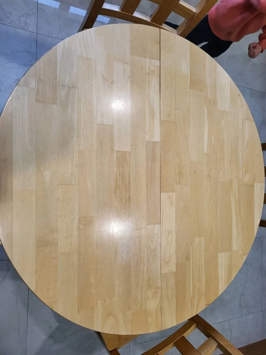 Table and 4 chairs - Image 3