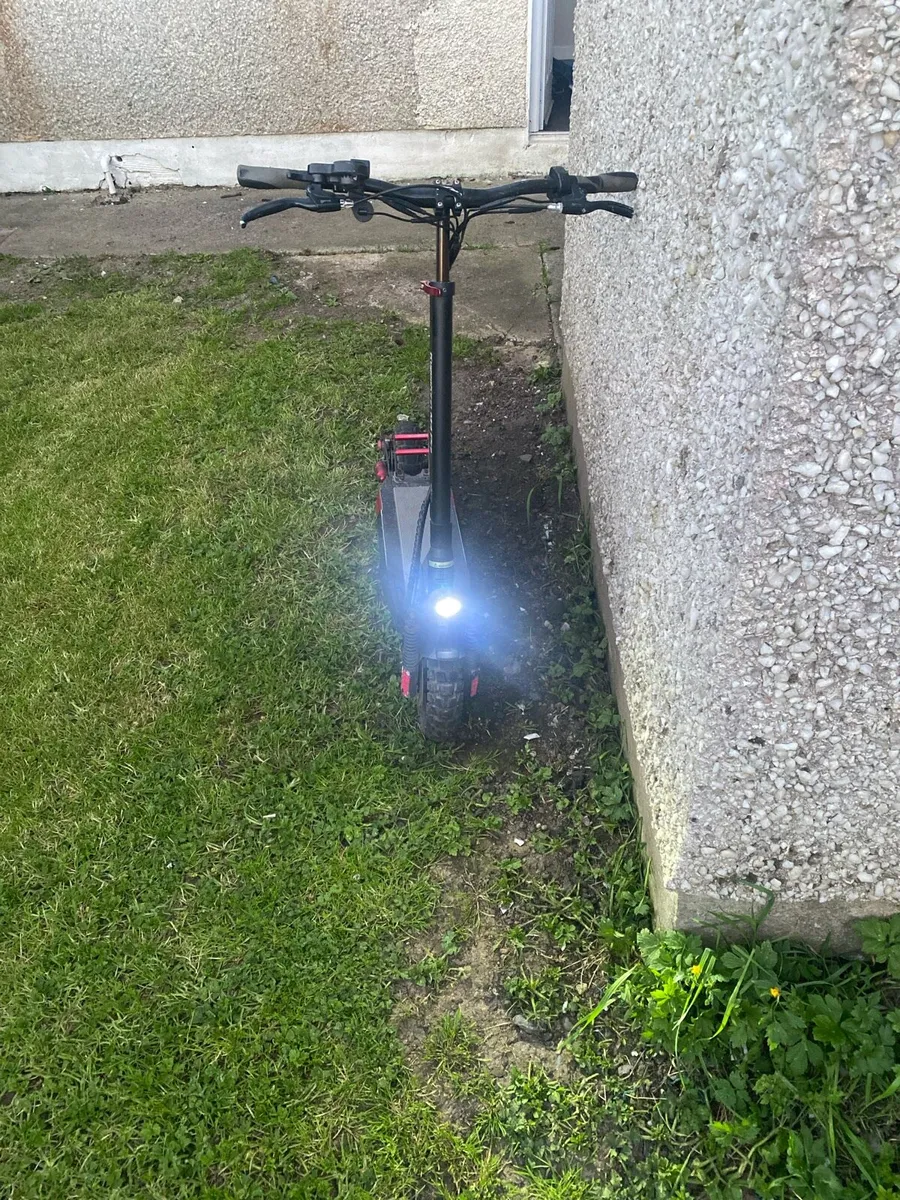 Electric scooter - Image 2