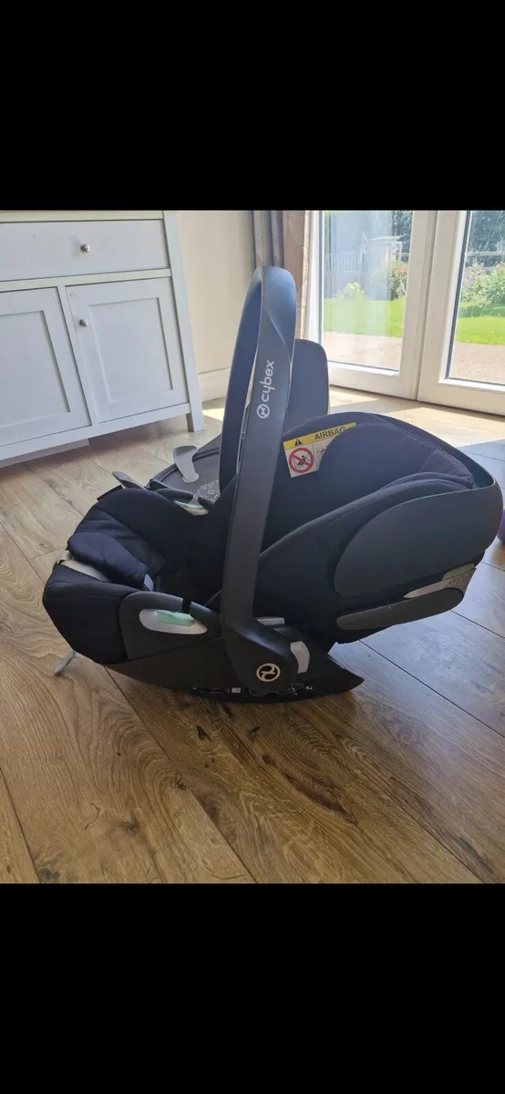 Cybex cloud T isize rotating car seat and base - Image 2