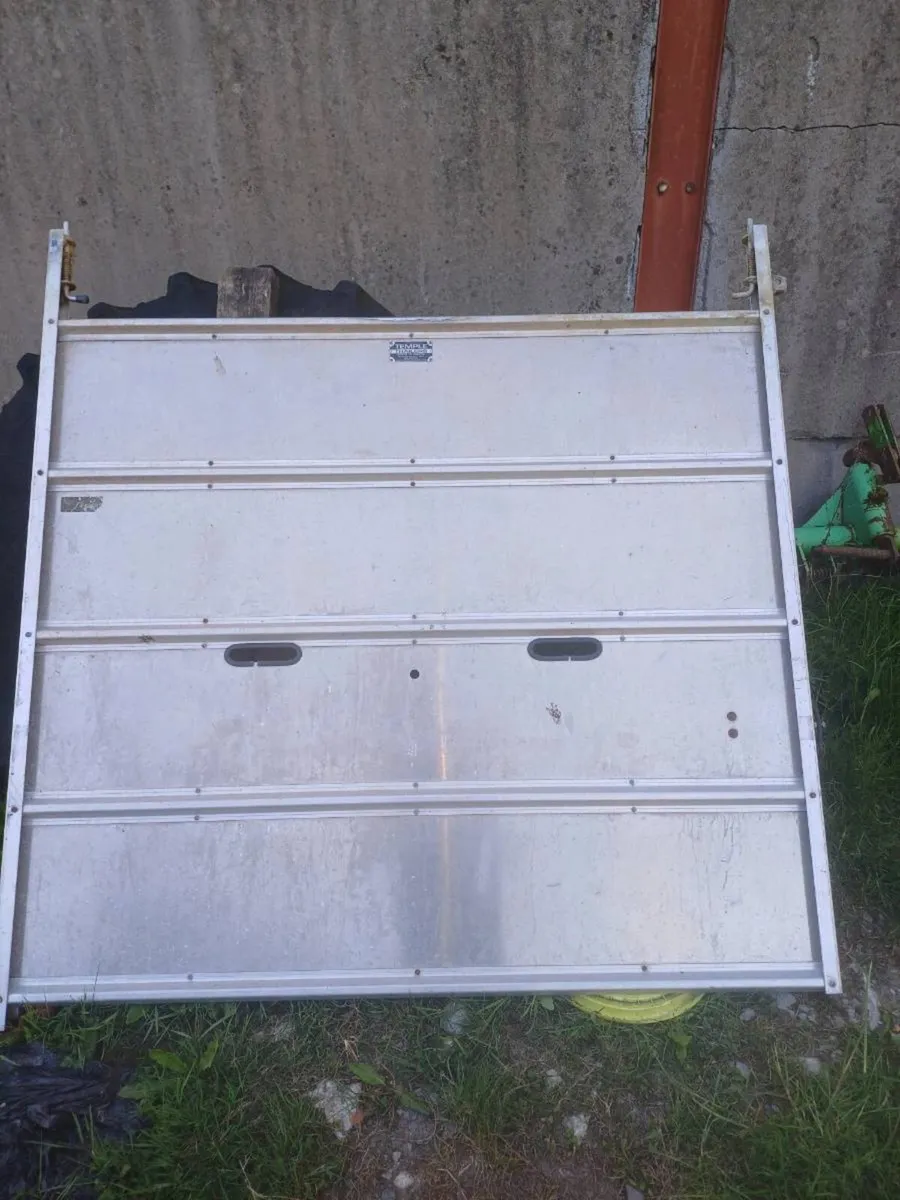 Nugent,Hudson and Ifor Williams divider gates - Image 1