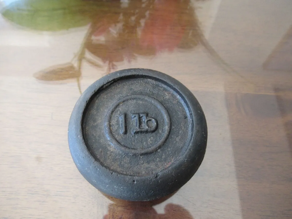 antique kitchen scales weights cottage cast iron - Image 4