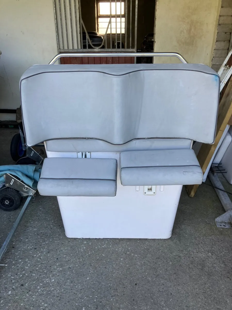 BOAT RIB LEANING POST SEAT ADJUSTABLE - Image 2