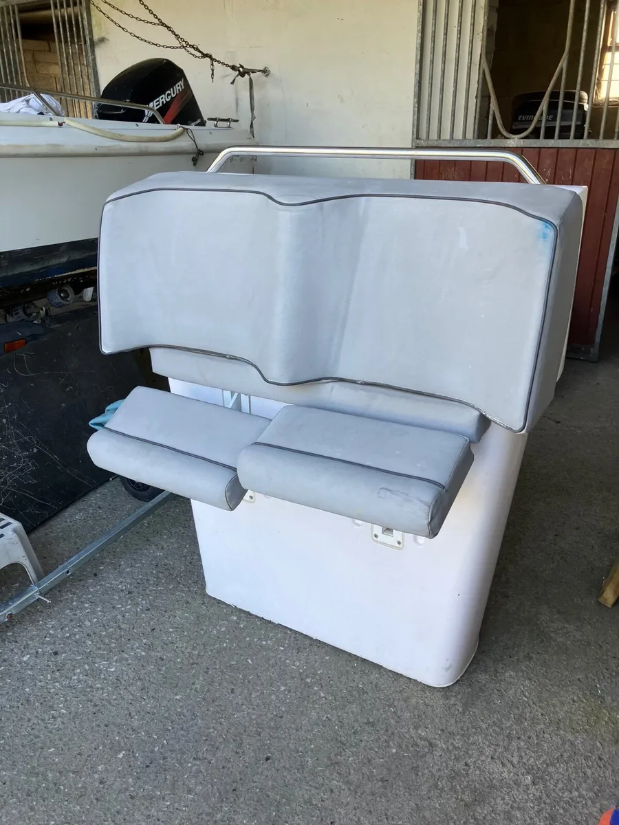 BOAT RIB LEANING POST SEAT ADJUSTABLE - Image 3