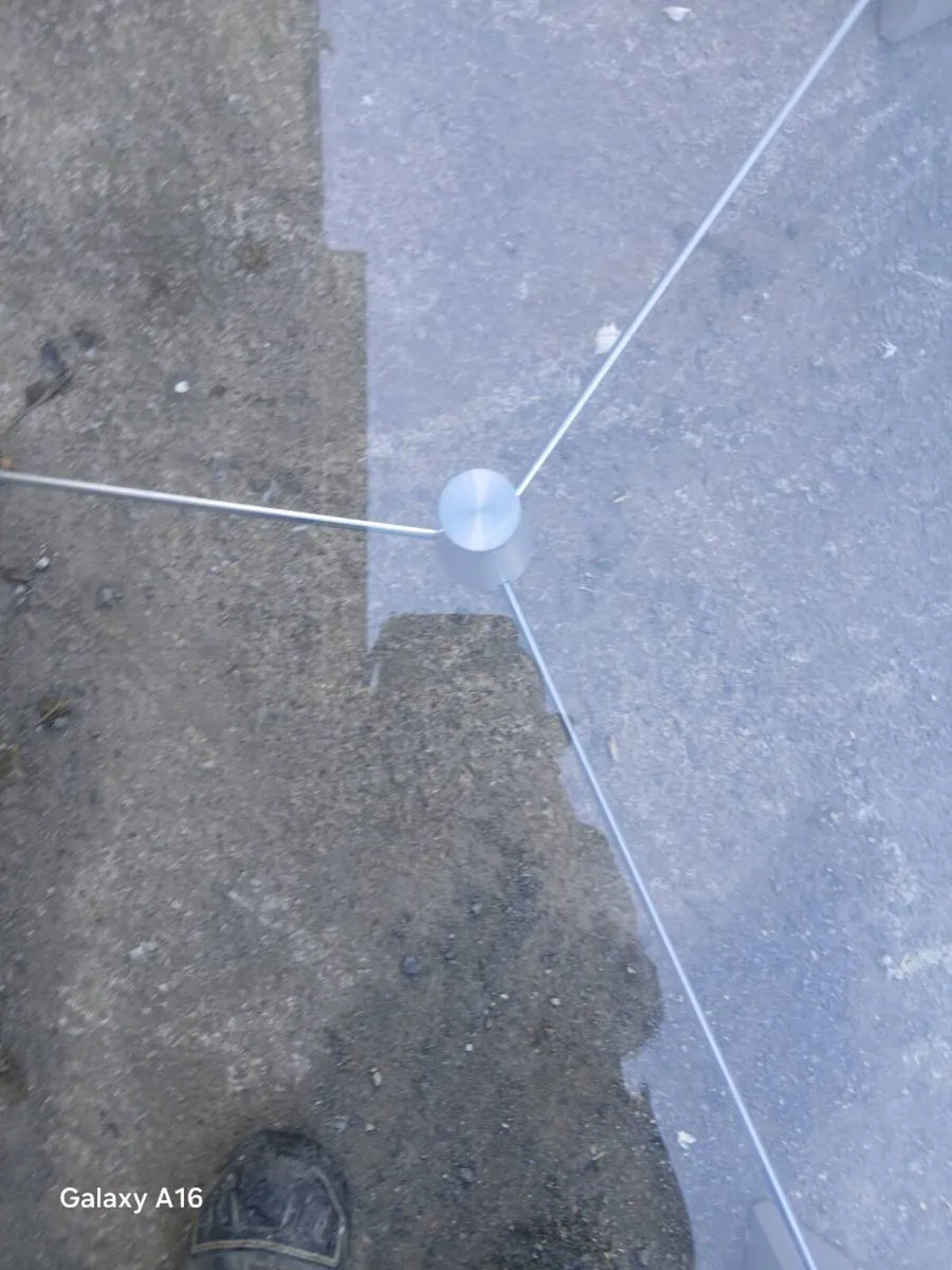 Round glass coffee table - Image 3