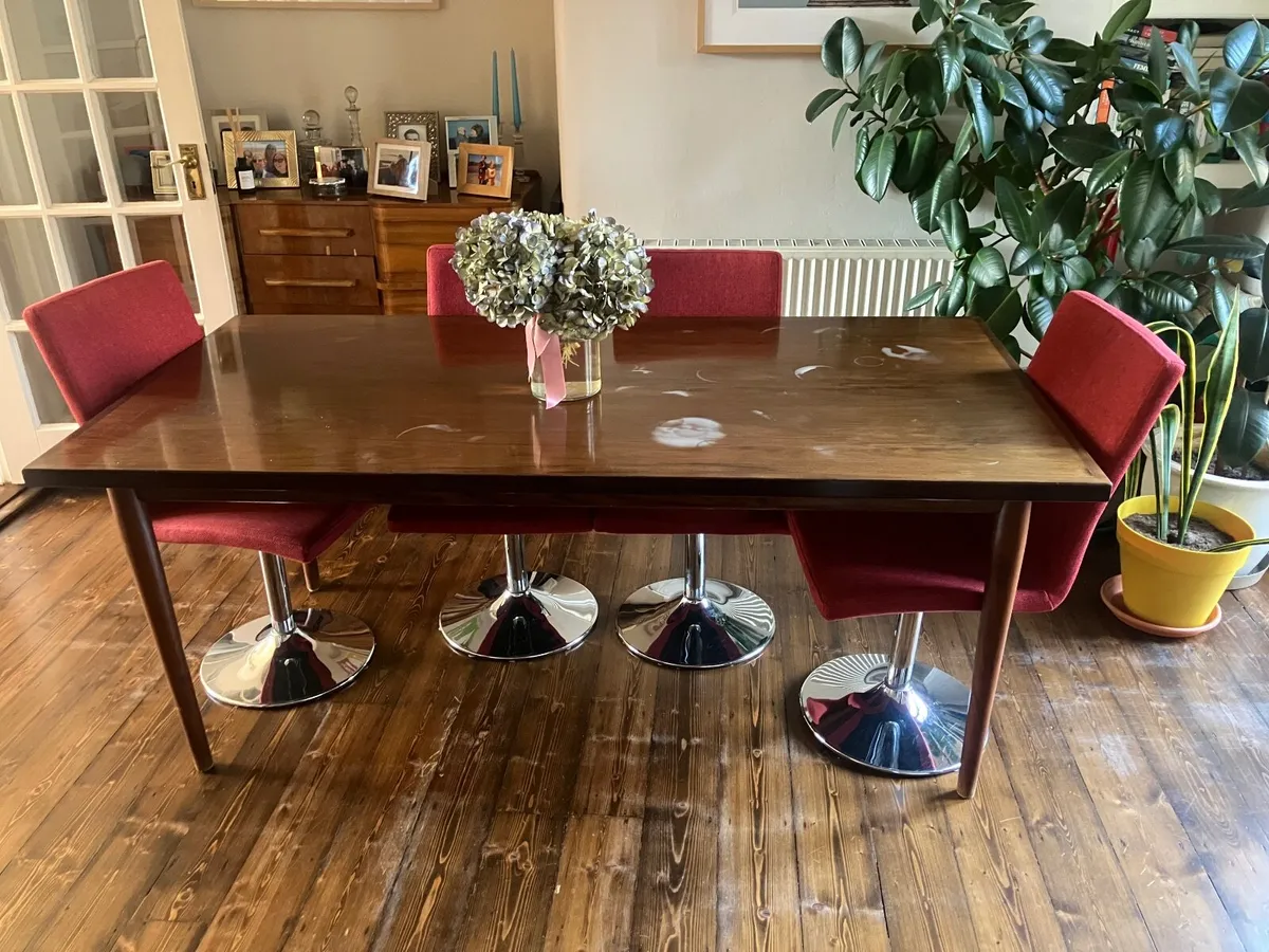 Stunning mid-century table. - Image 3