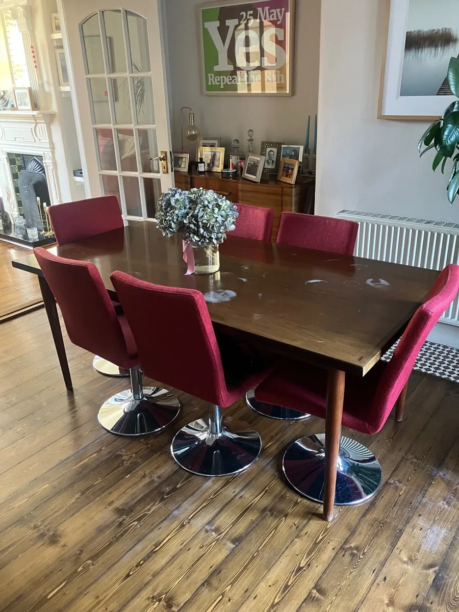 Stunning mid-century table. - Image 4