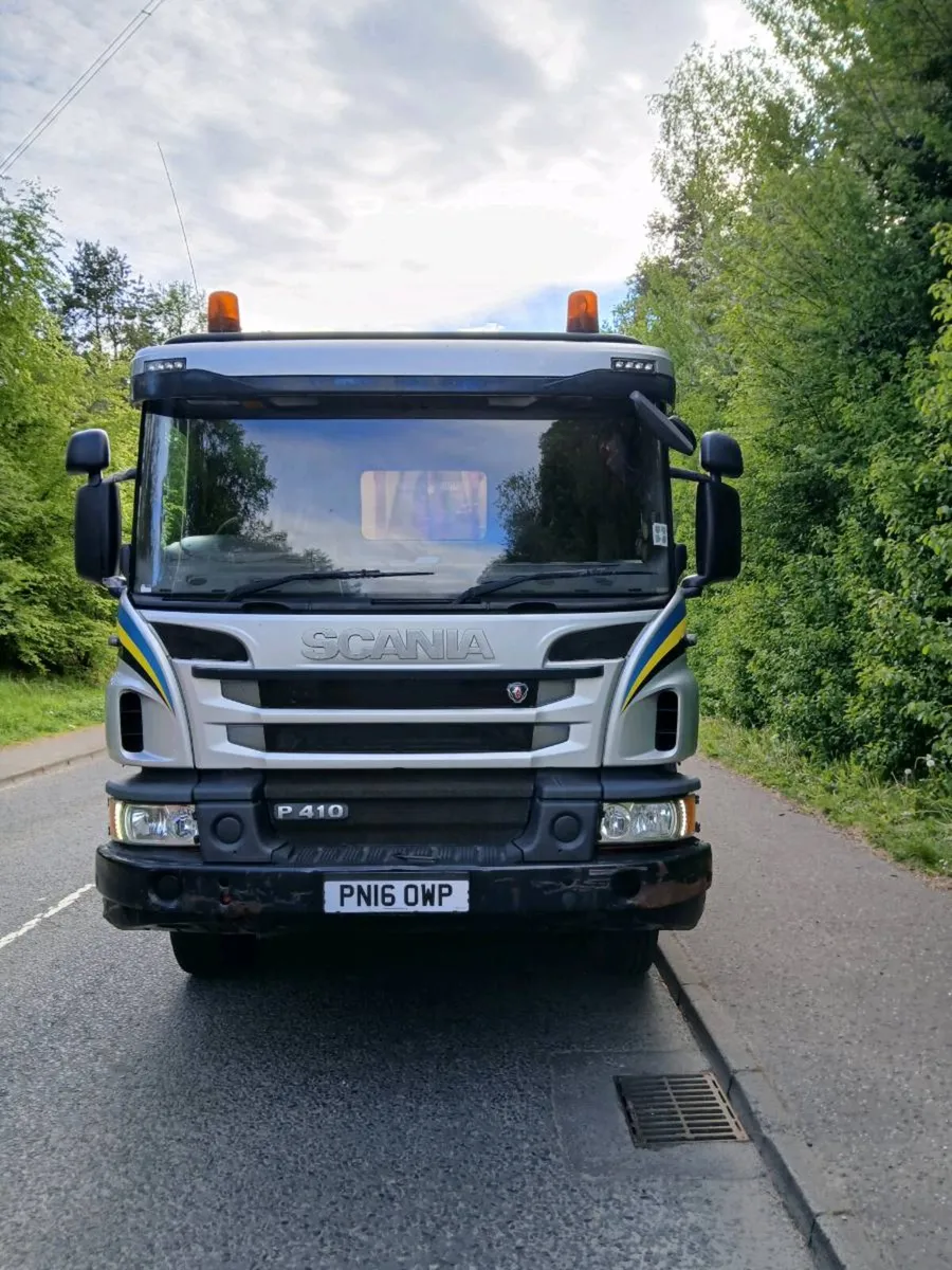 Scania P410 8x4 hookloader - Image 2