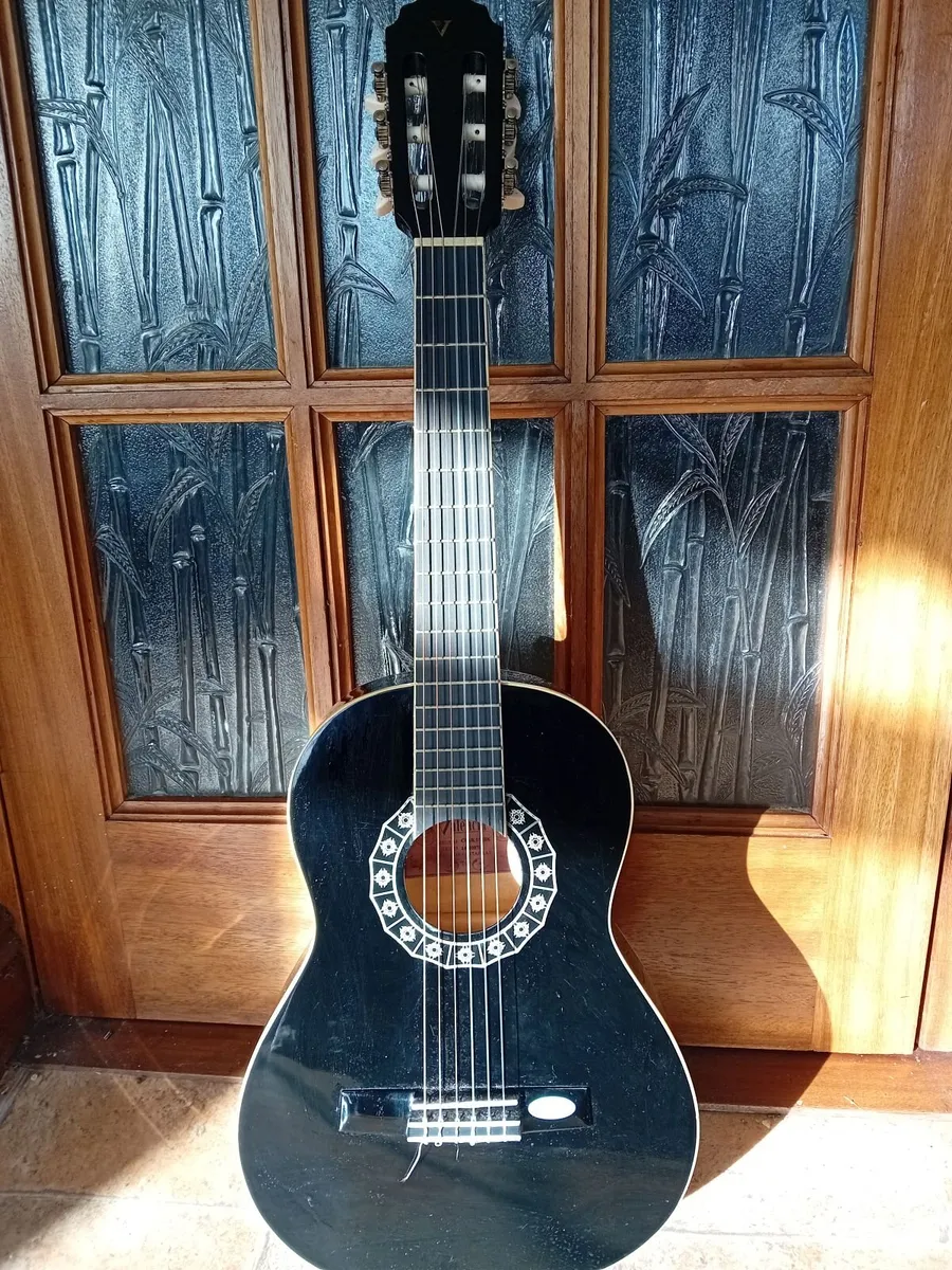 Guitar for sale - Image 1