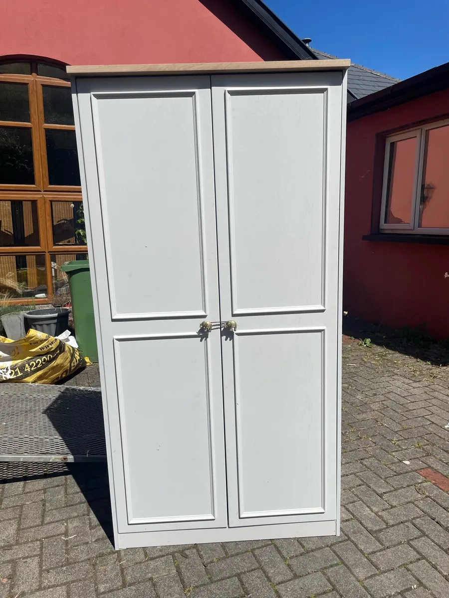 Grey Wardrobe timber feature - Image 1