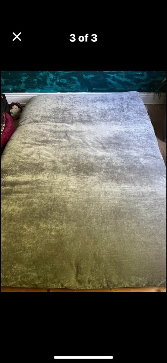 Velvet grey futon - Image 3