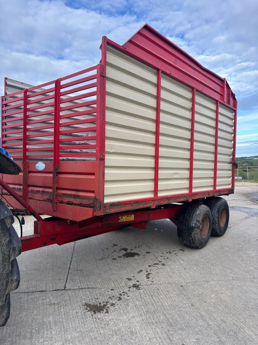 Johnston silage trailer with low cribs - Image 1