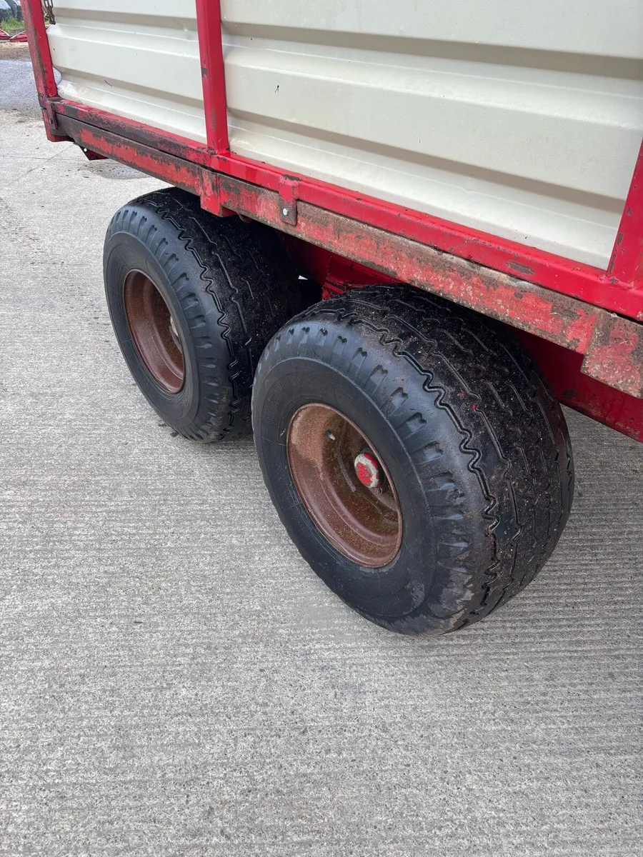 Johnston silage trailer with low cribs - Image 3