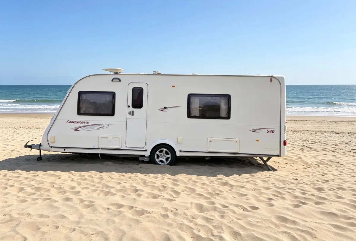Caravan Compass Connoisseur 2010 – 4 Berth, Perfec - Image 4