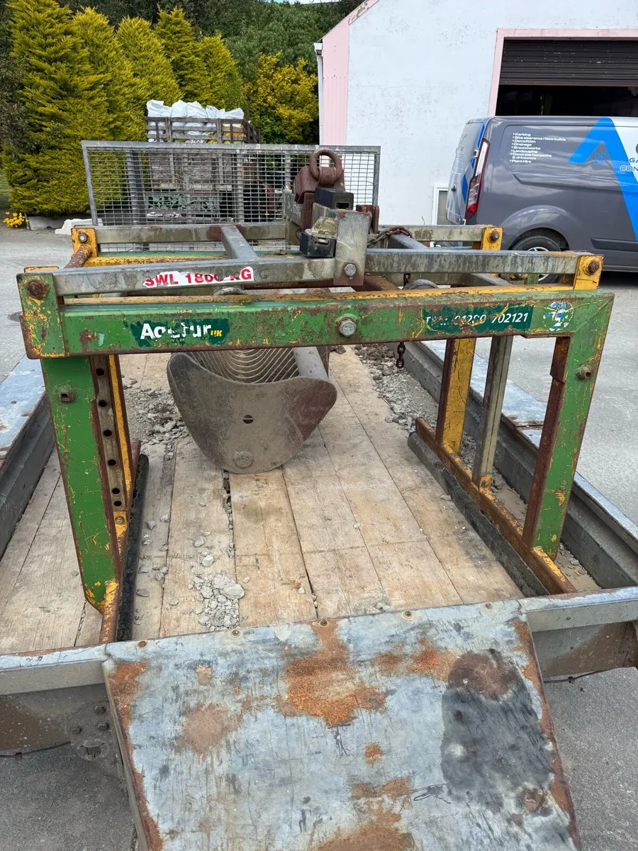 Block Grab - Image 1