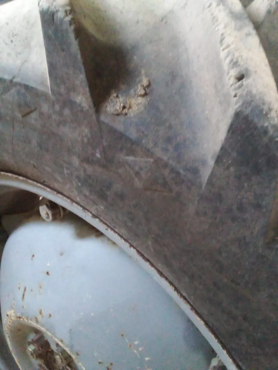 Vintage tractor - Image 4