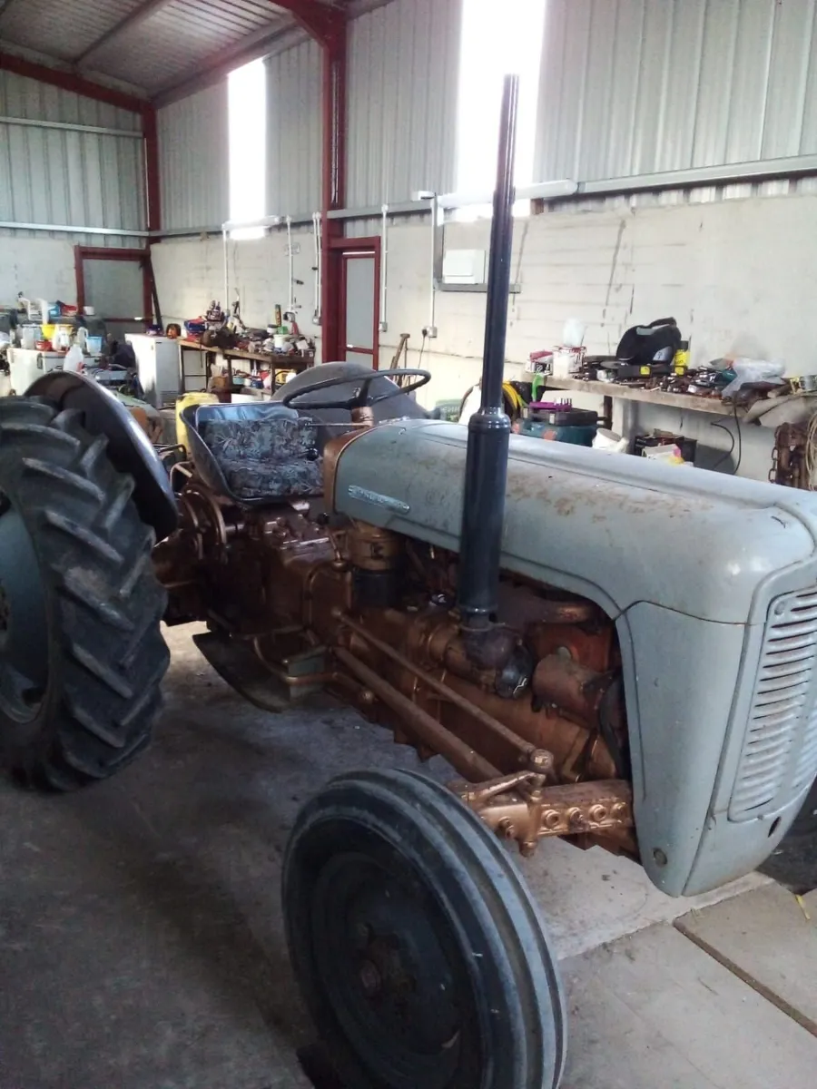 Vintage tractor - Image 1