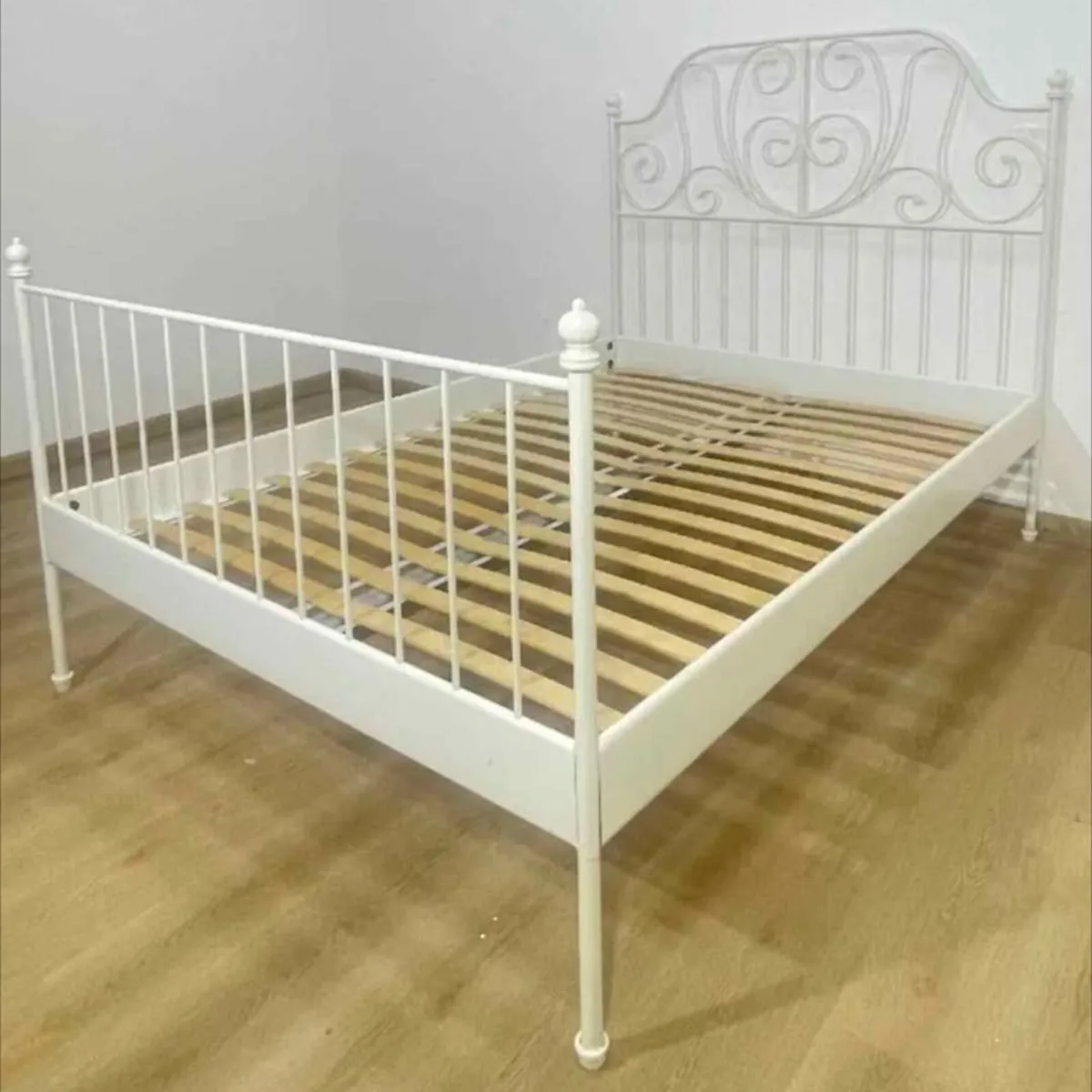 Beds - Image 2