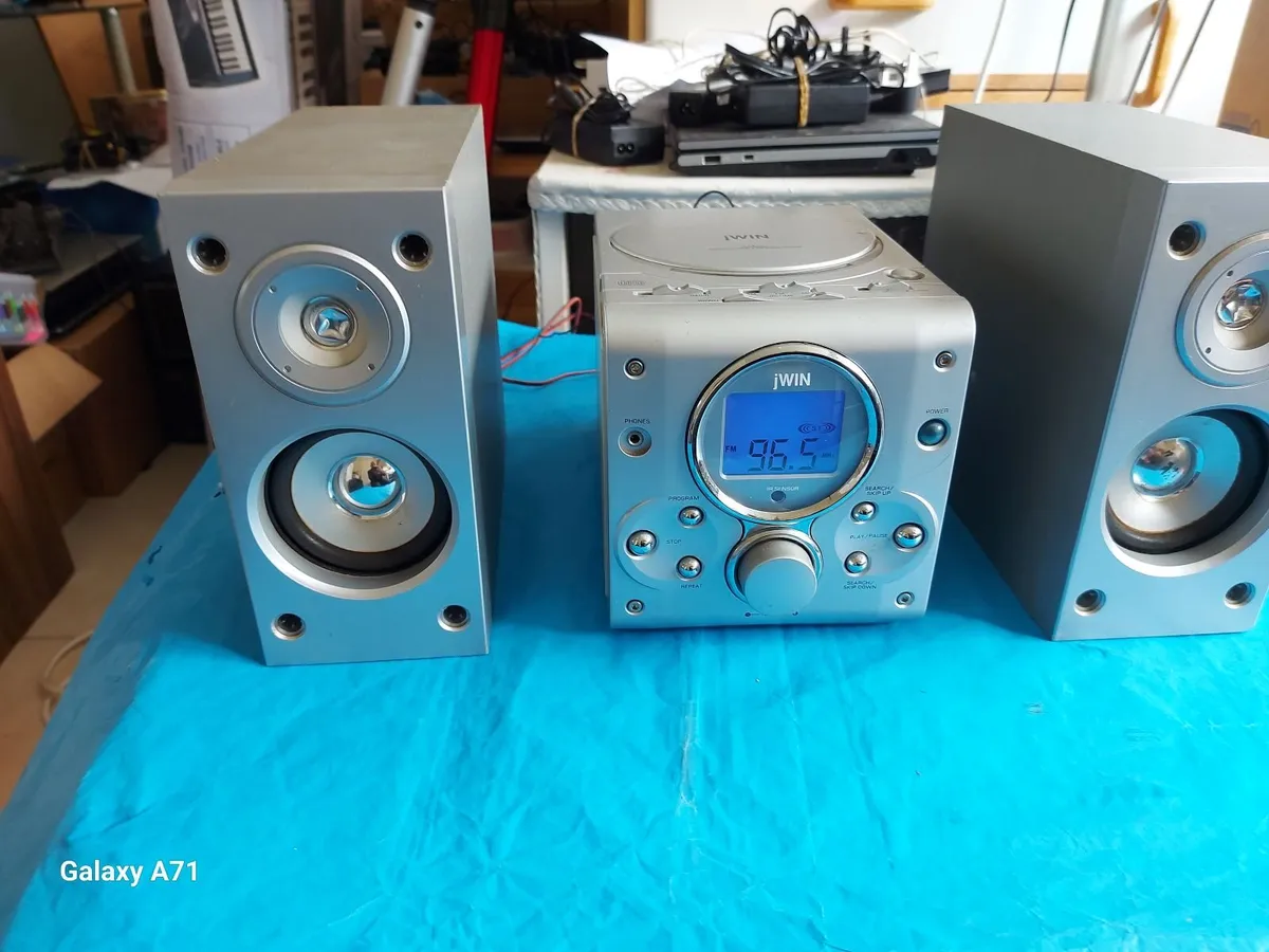 jWIN CD and Radio music System, Model JX-CD3200, w - Image 1
