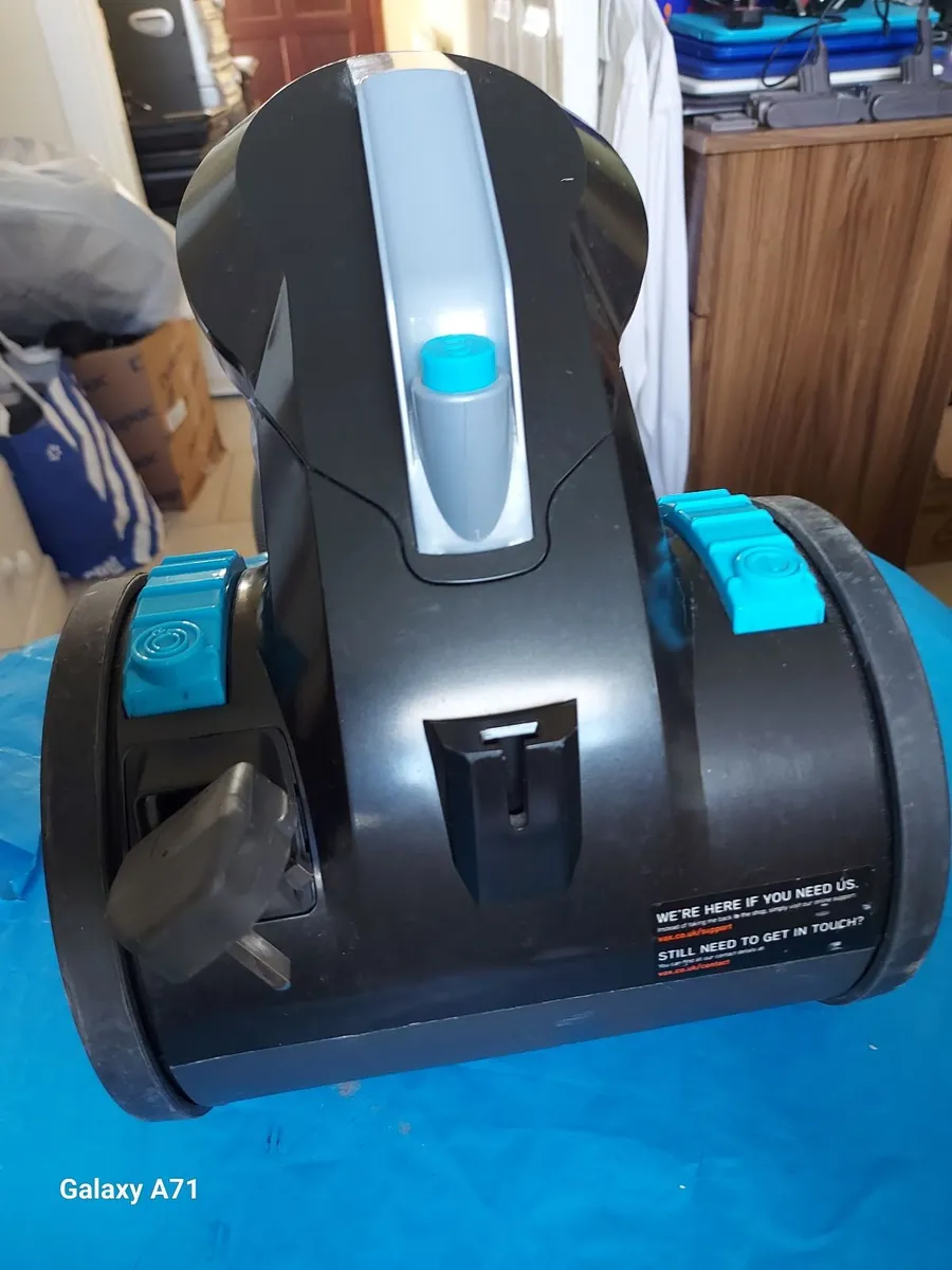 VAX Bagless Vacuum Cleaner, Model CCQSASV1P1, work - Image 2