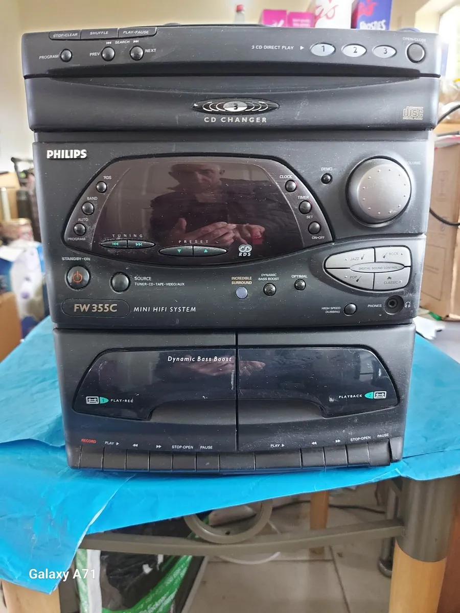 Philips Music HiFi Stereo System, Model FW355C - Image 1