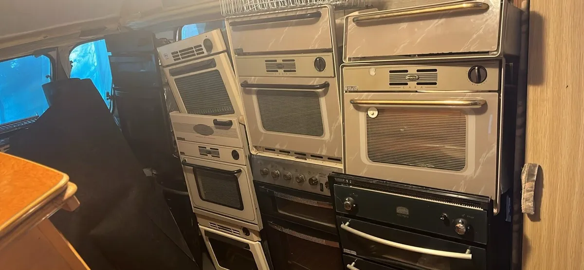 Caravan parts and windows - Image 3