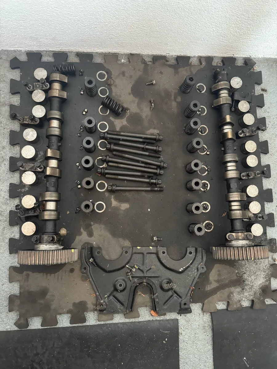 Car parts - Image 1