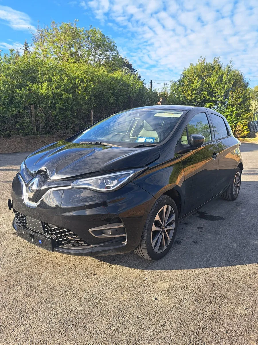 Renault Zoe 2022 EV light damage - Image 1