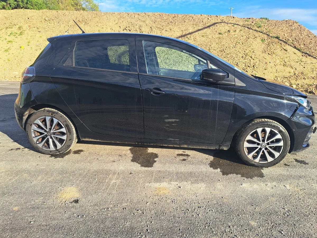 Renault Zoe 2022 EV light damage - Image 4