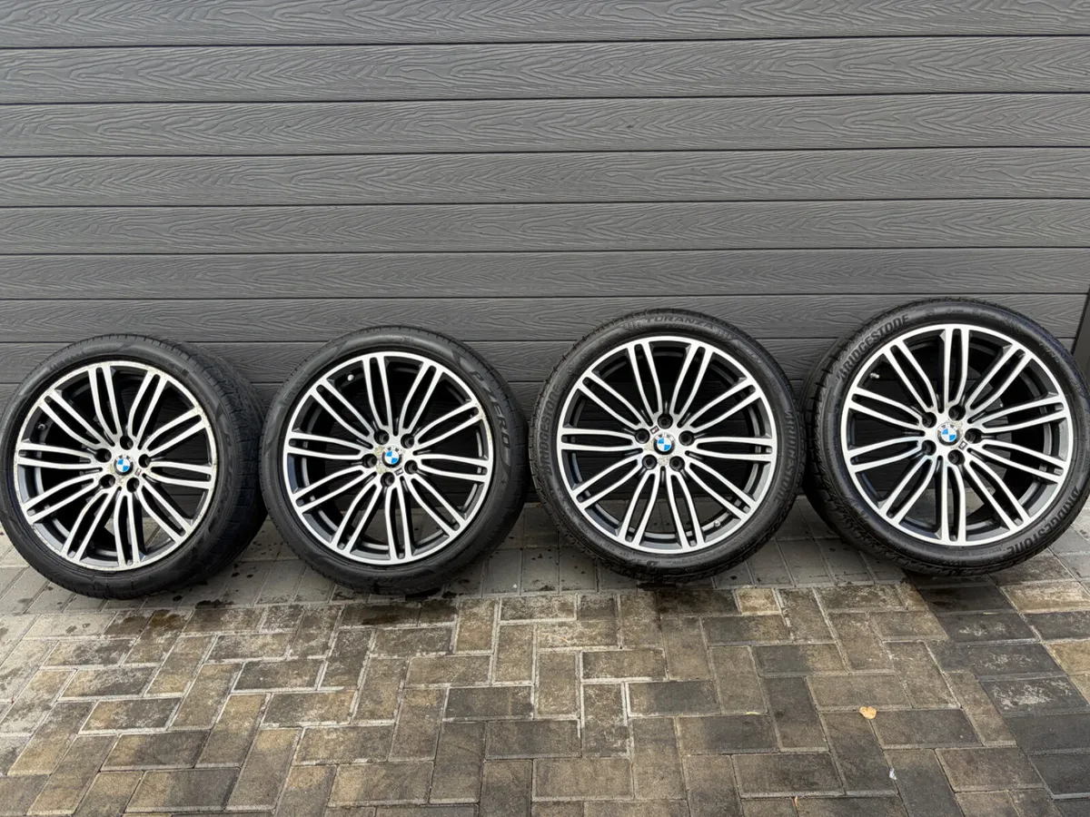 19” GENUINE BMW G30 ALLOY WHEELS & TYRES - Image 2