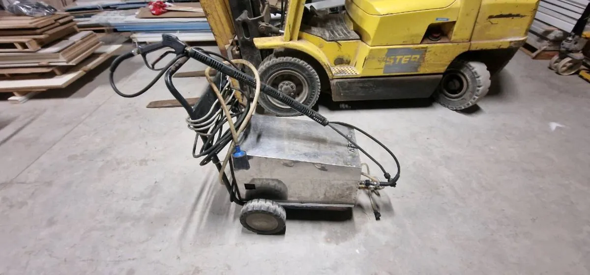 pressure washwr - Image 1