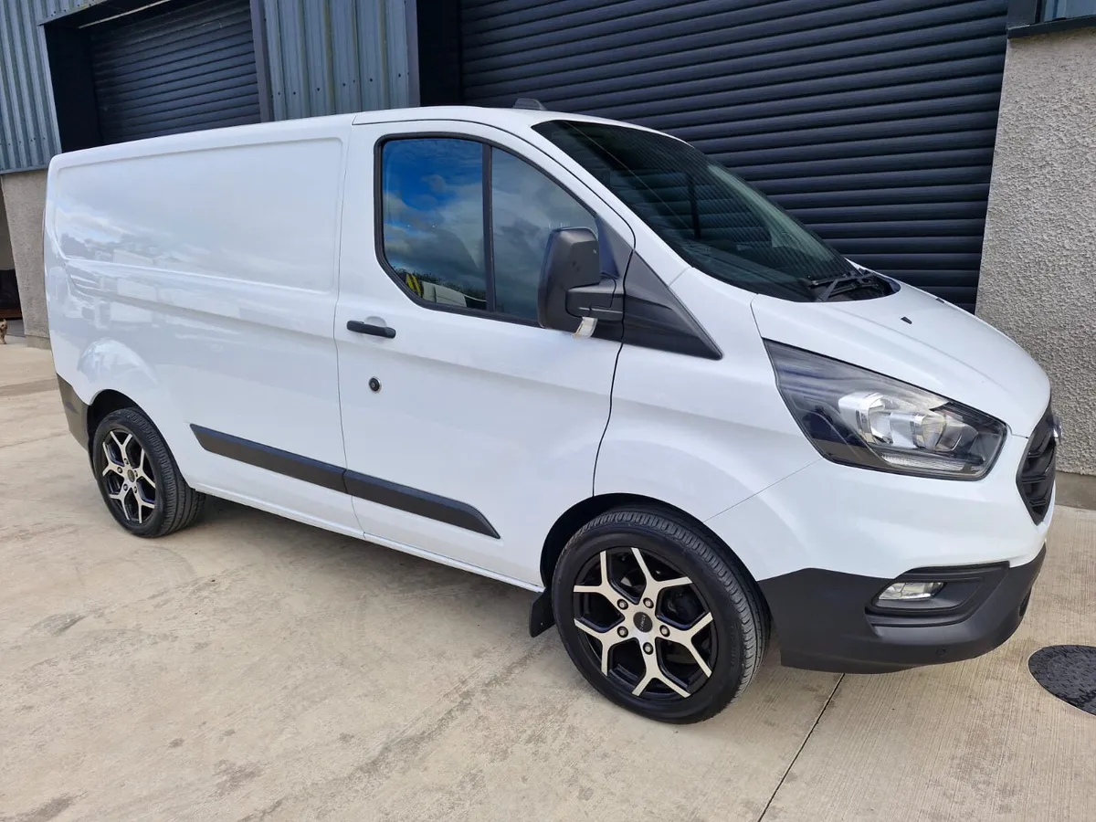 Ford Transit Custom 2021 - Image 2
