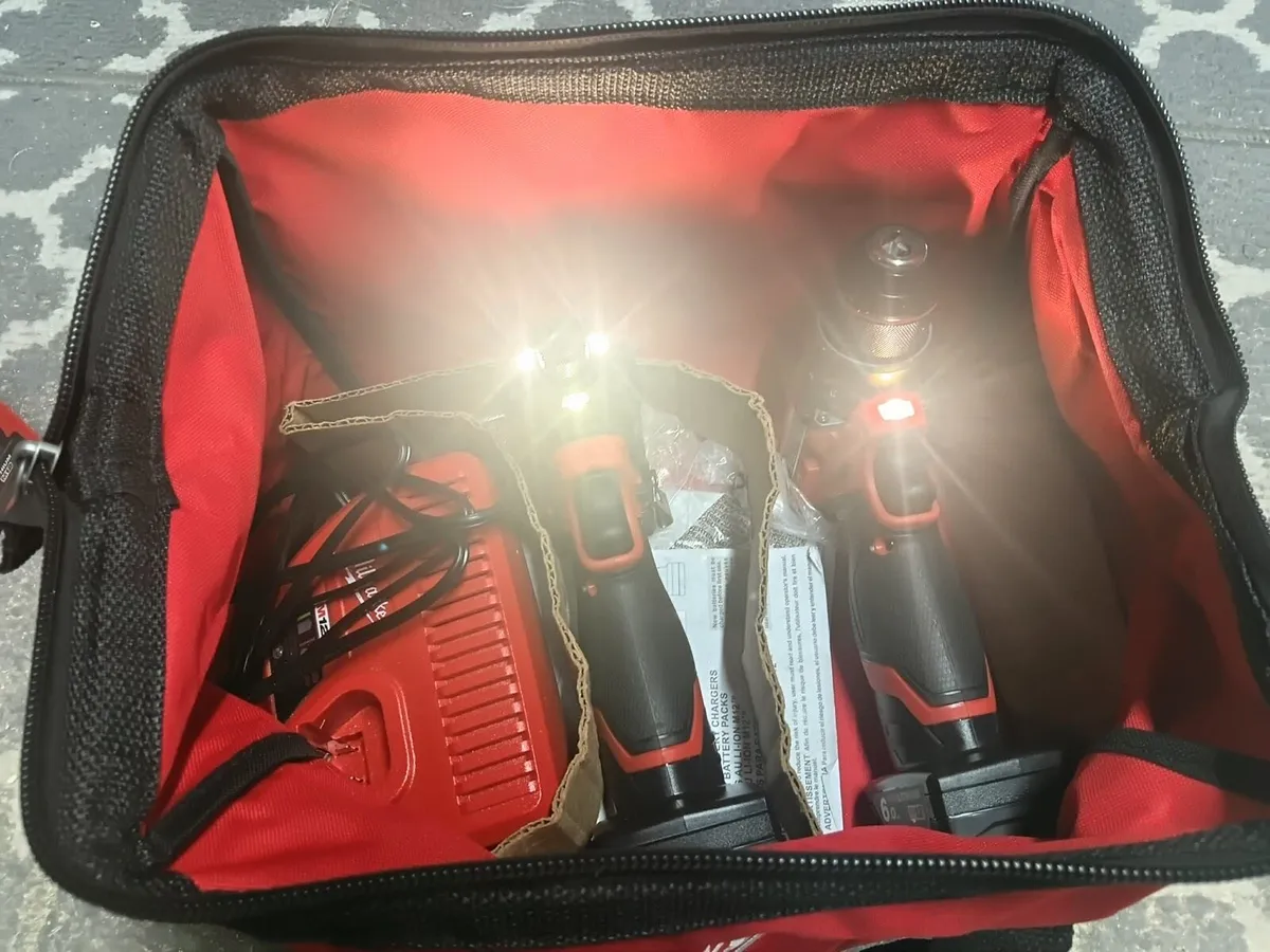 Milwaukee m12 - Image 2