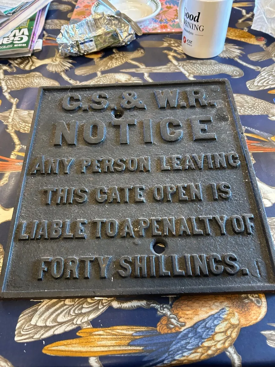 Old cast iron railway sign - Image 2