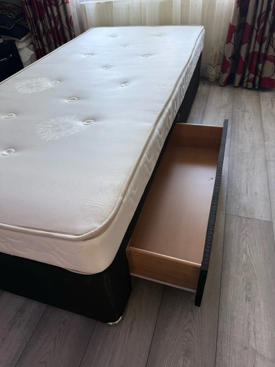 Single bed with mattress - Image 2
