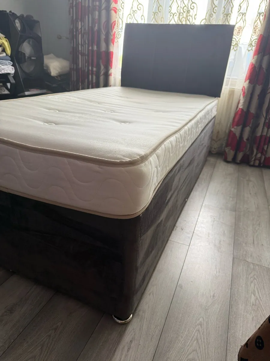 Single bed and mattress - Image 3