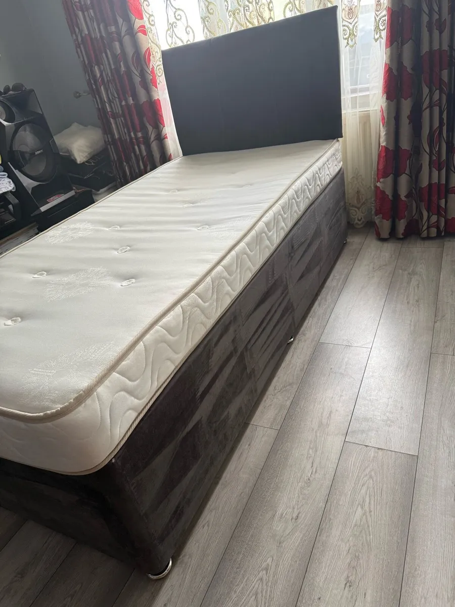 Single bed and mattress - Image 4