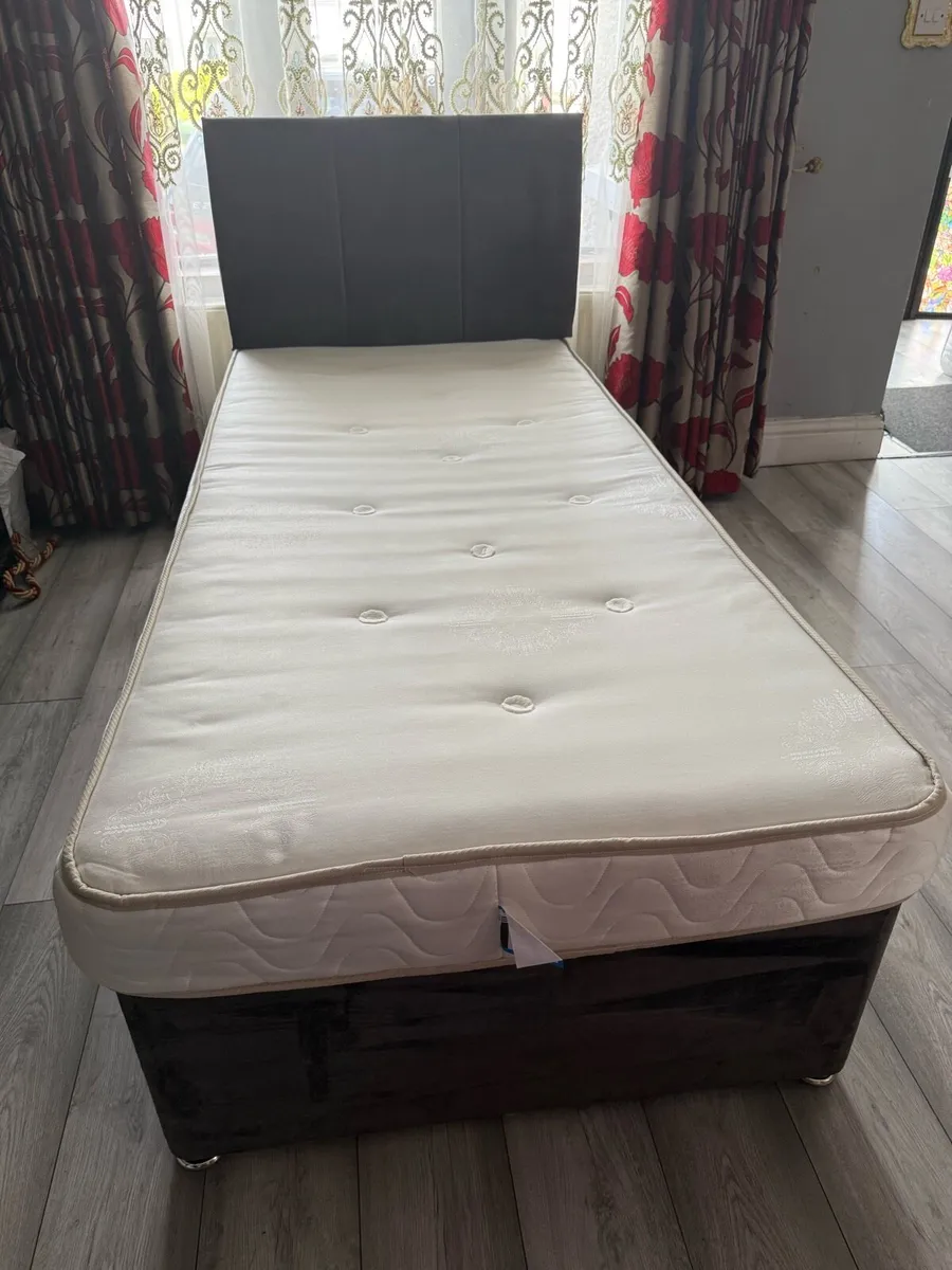 Single bed and mattress - Image 1