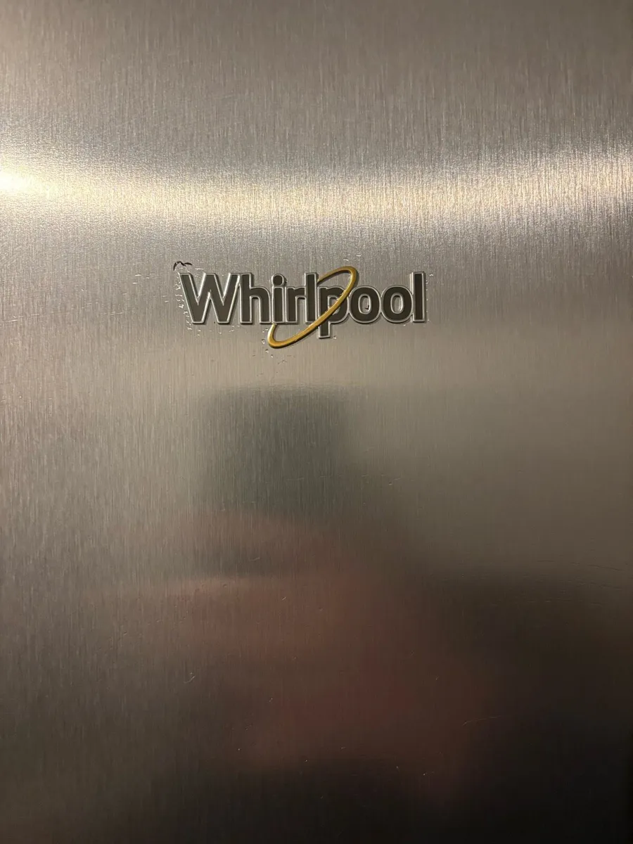 Whirlpool 260L NoFrost Freestanding Freezer - Image 3