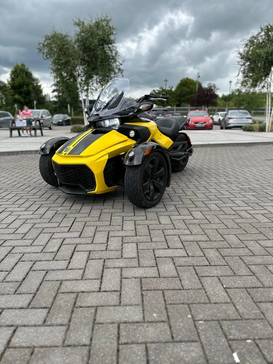 Can-Am Spyder F3 - Three-Wheel Bike - Image 2