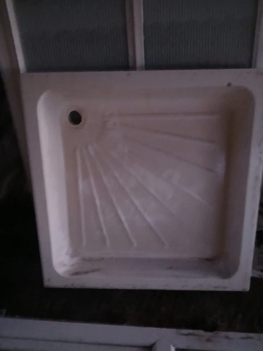 Bath and bathroom fittings etc. - Image 4