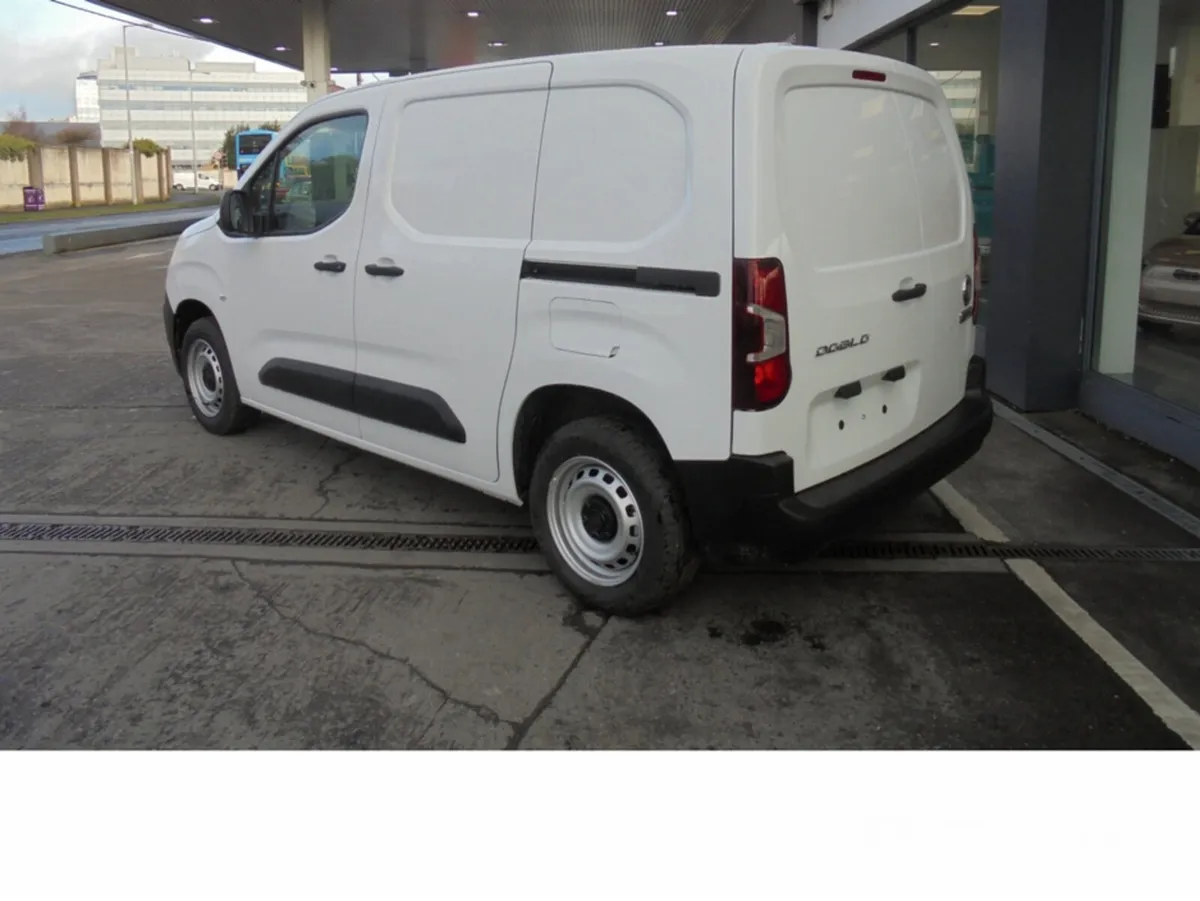 Fiat Doblo 1.5 HDI 100HP 3 SEAT DIESEL - Image 2