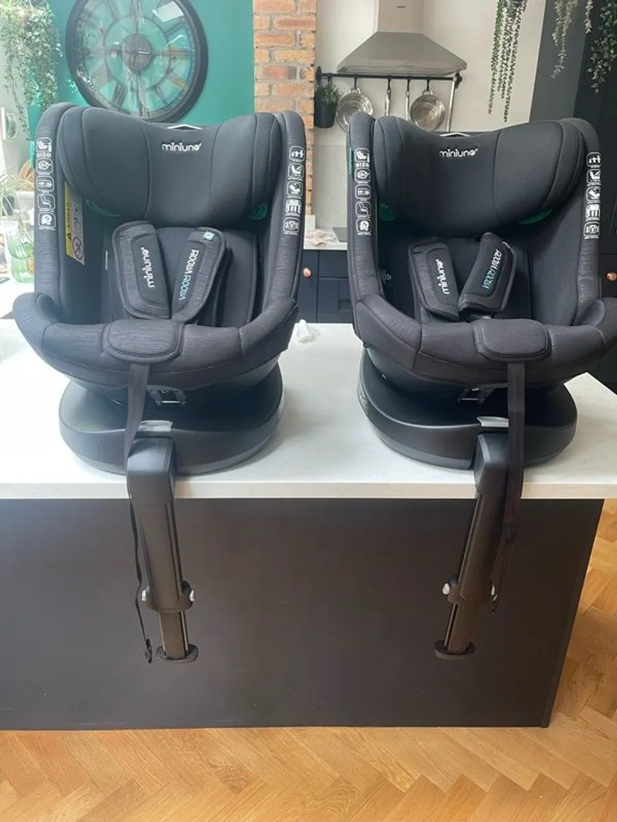 Miniuno Orvital 360 rotating Car seat x2 - Image 3