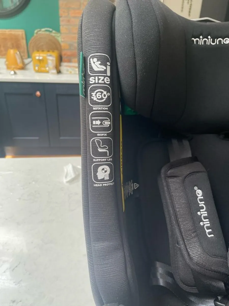 Miniuno Orvital 360 rotating Car seat x2 - Image 4